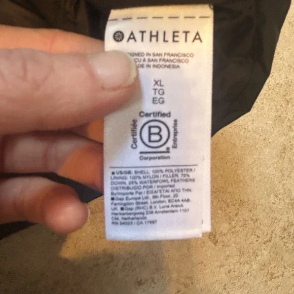 Athleta Black Puffer Vest - Picture 6 of 8